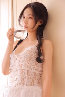 小荡货奶真大水真多紧视频